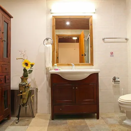 Agrovino 3* Lófou