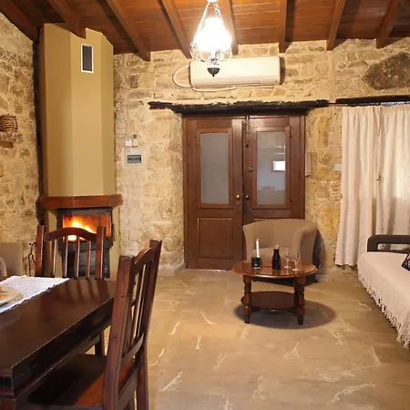 イン Agrovino 3*